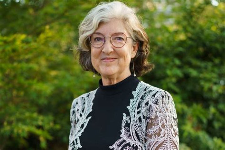 Barbara Kingsolver ·