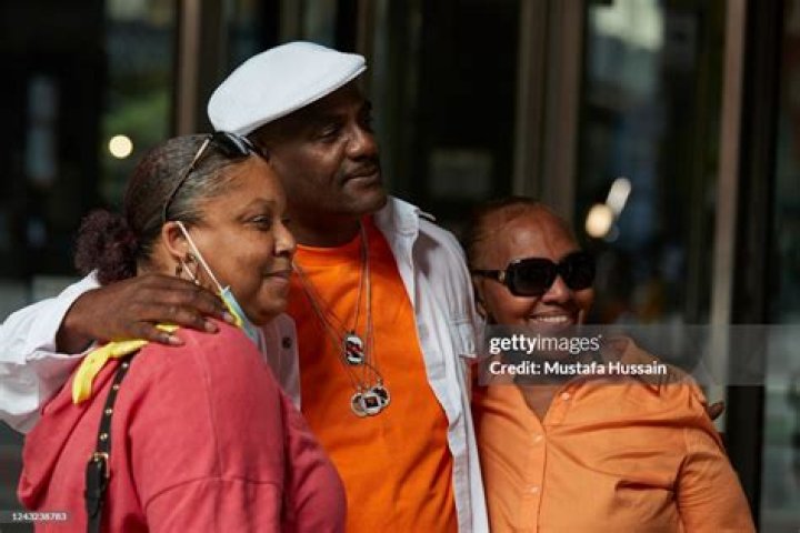 Bruce Kelly, Brother Of R. Kelly