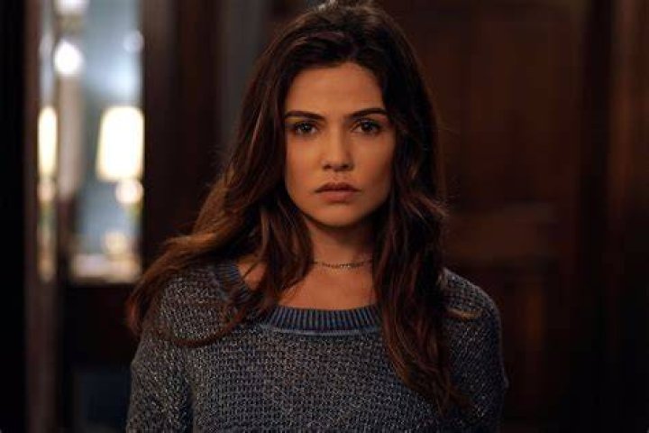Danielle Campbell ·