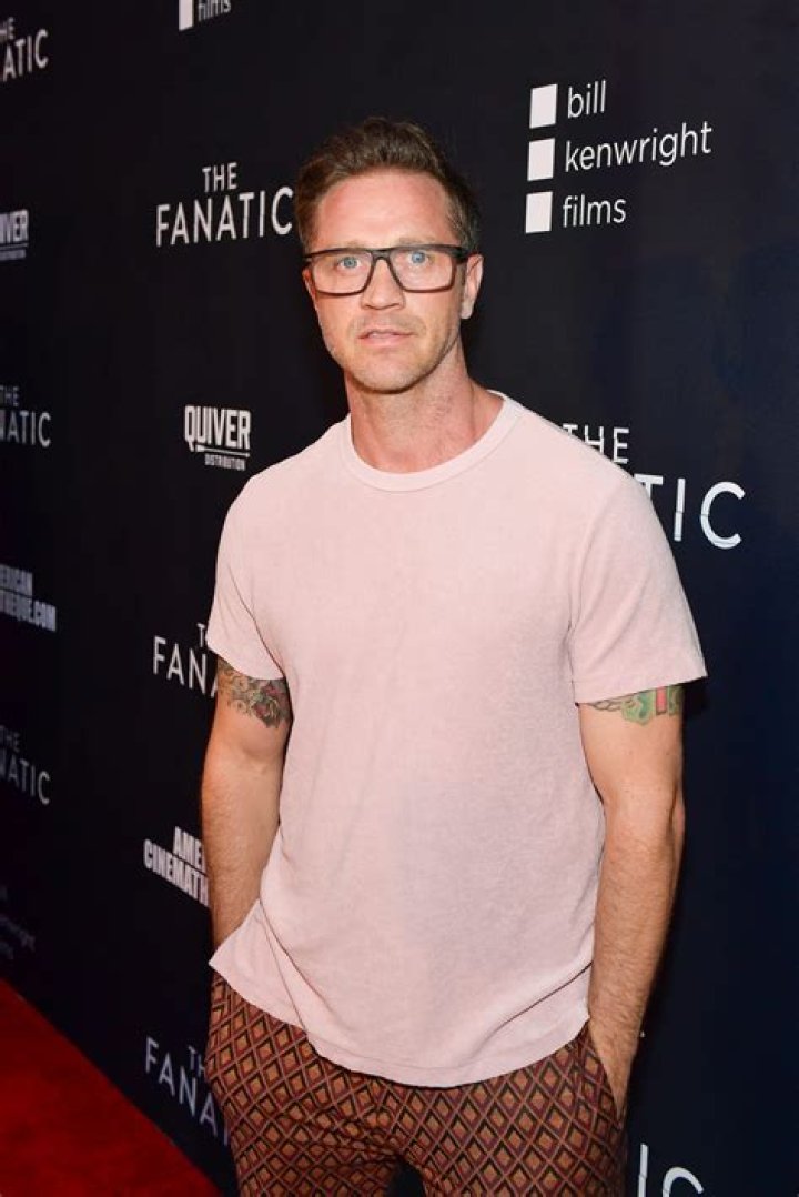 Devon Sawa- Wiki, Height, Net Worth, Wife, Career ·
