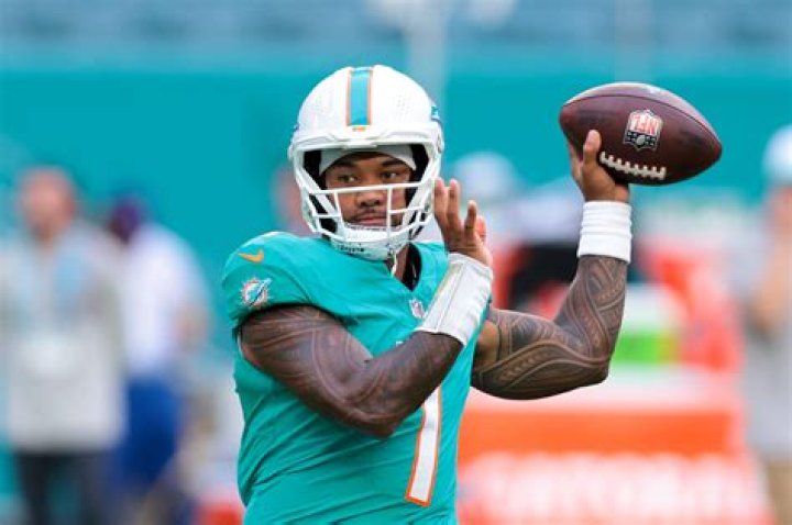 Does Mike McDaniel Smoke Weed? Miami Dolphins Goes New Face Again As A Head Coach