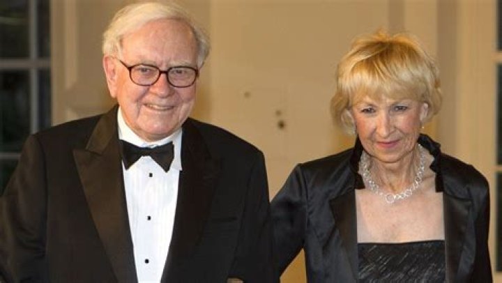 How Rich Is Warren Buffett's Wife Astrid?