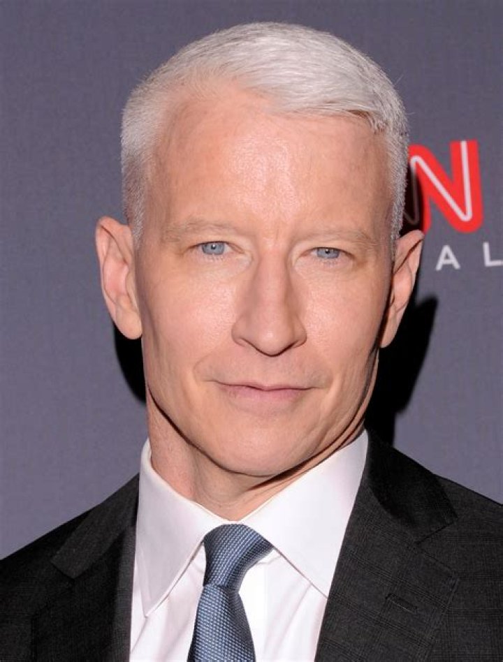 How Tall Is Anderson Cooper?