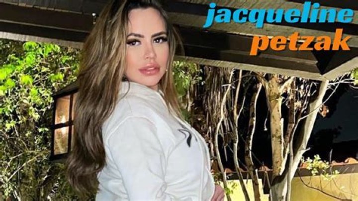 Jacqueline Petzak - BlogPaper