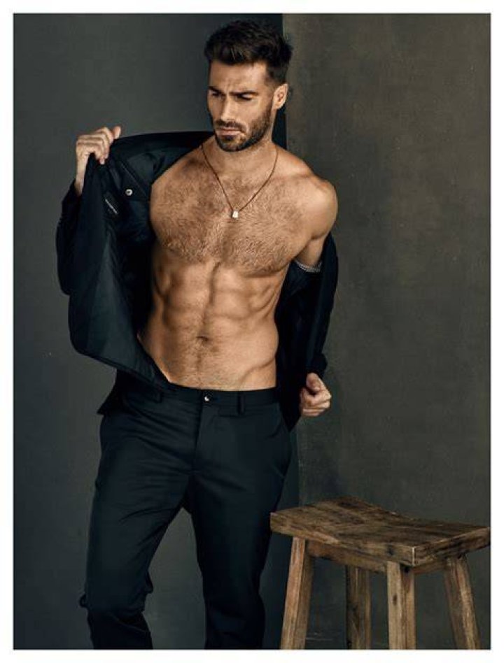 Justin Clynes ·