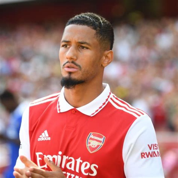 Larry English Biography: Age, Height, Parents, Wife, Net Worth