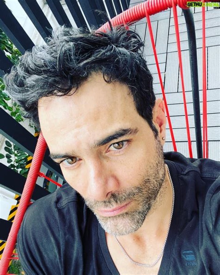 Luis Roberto Guzman - Bio, Age, height, Wiki, Facts and Family