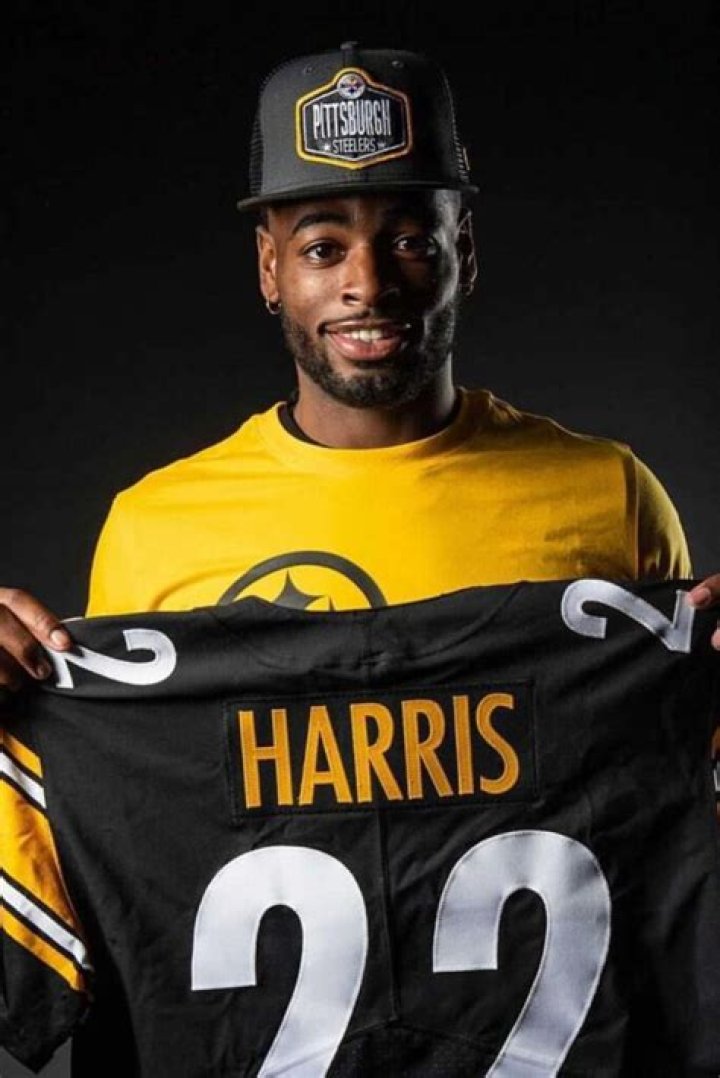 Najee Harris Father: Family & More [2023 Update]