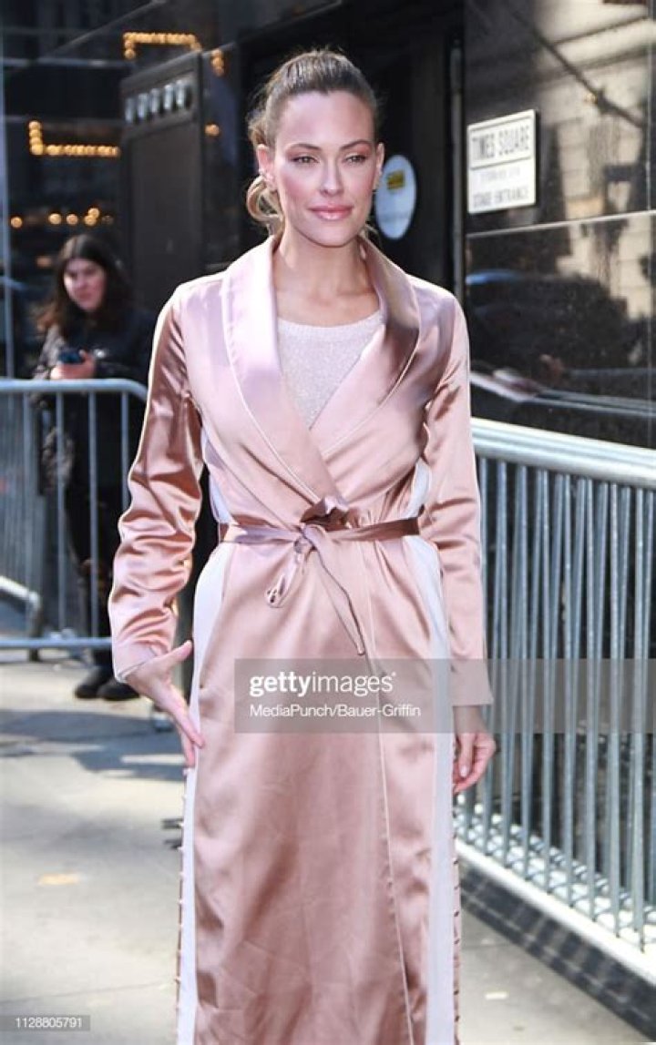 Peta Murgatroyd Biography | ZingBlog