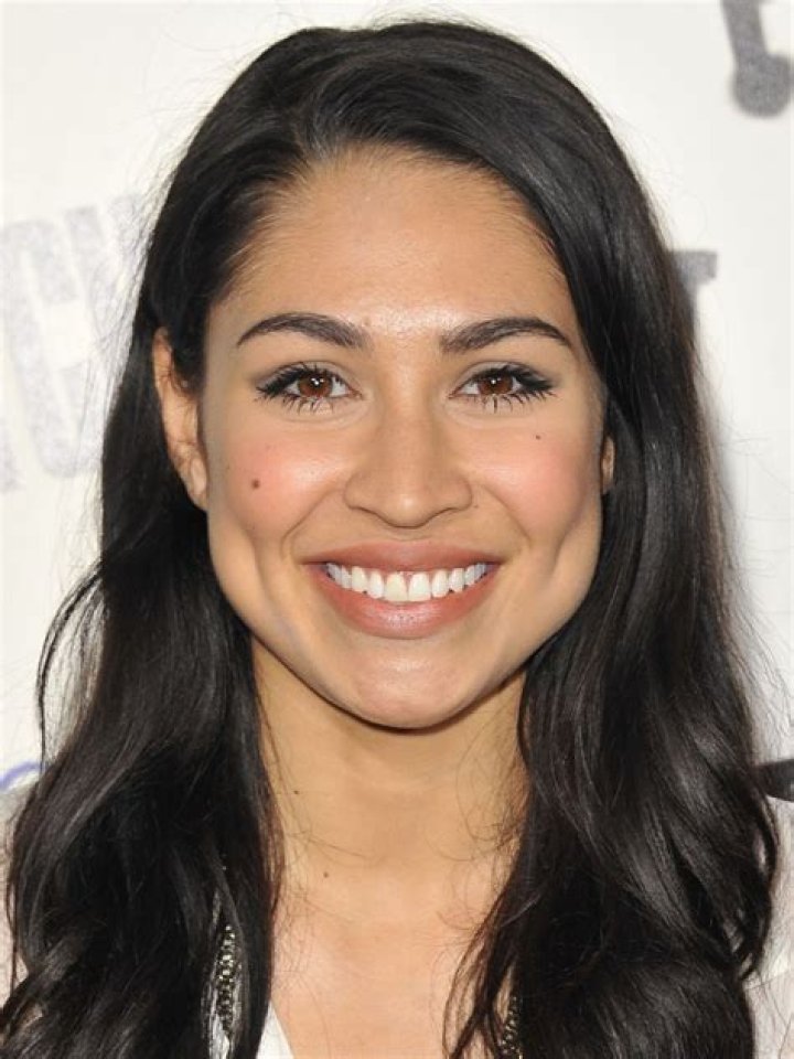 SnogBlogy | Cassie Steele Bio (Wiki)
