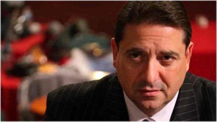 Steve DiSchiavi ·