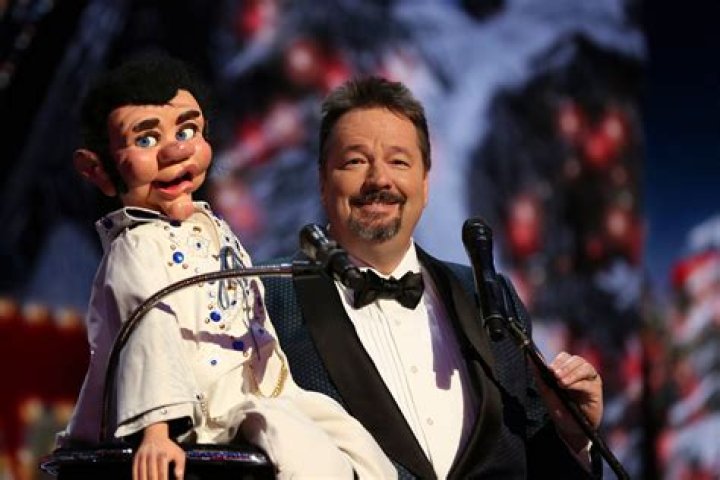 Terry Fator ·
