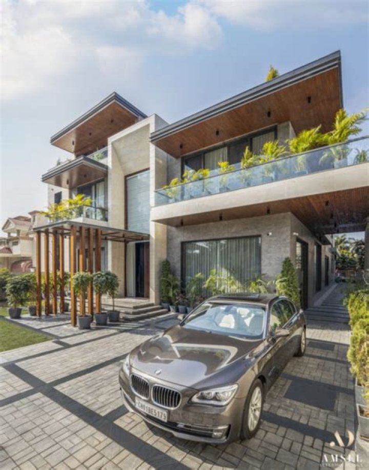 Unveiling His Net Worth, Salary, And Luxurious Abode