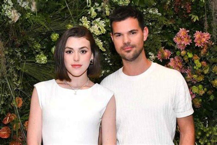 Unveiling The Inspiring World Of Taylor Lautner's Family