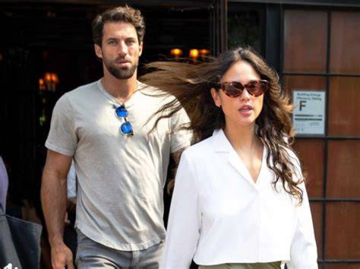 Unveiling The Secrets Of Eiza Gonzalez's Dating History: Exclusive Insights