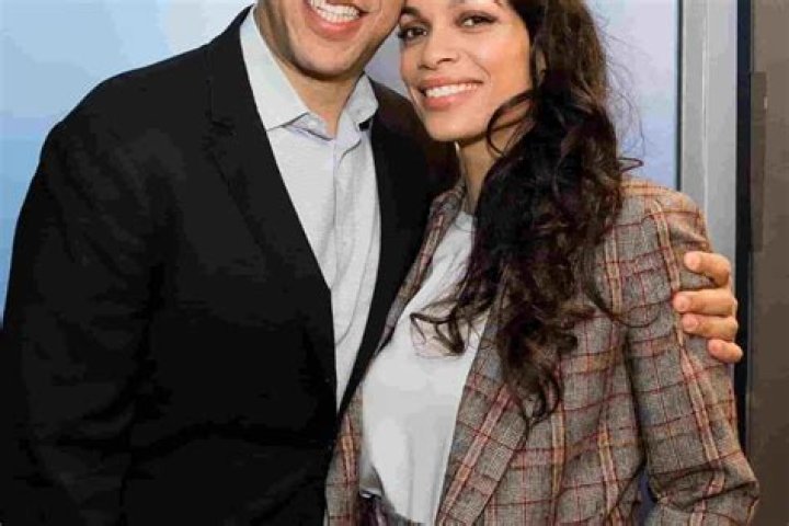 Were Cory Booker And Rosario Dawson Married