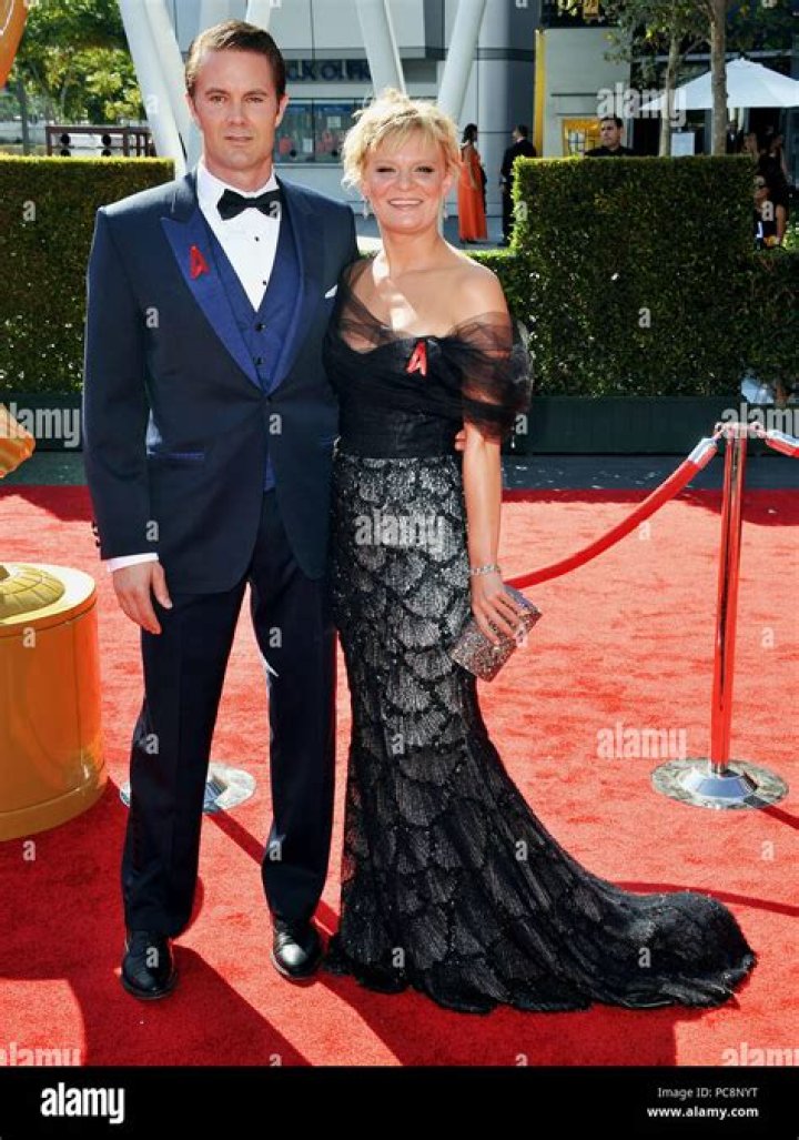 Who is Martha Plimpton dating? Martha Plimpton boyfriend, husband