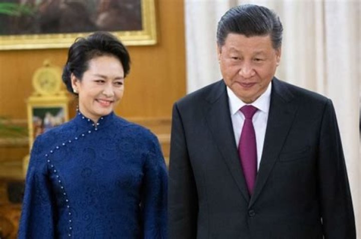Xi Mingzes Husband: Is Xi Mingze Married?