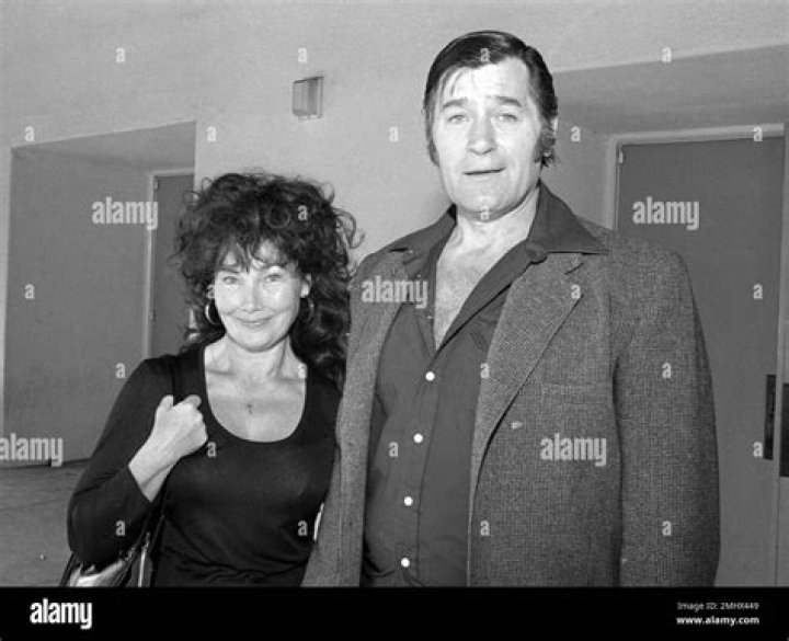 ZestDash | Giselle Hennessy - The Life And Death Of Clint Walker's wife